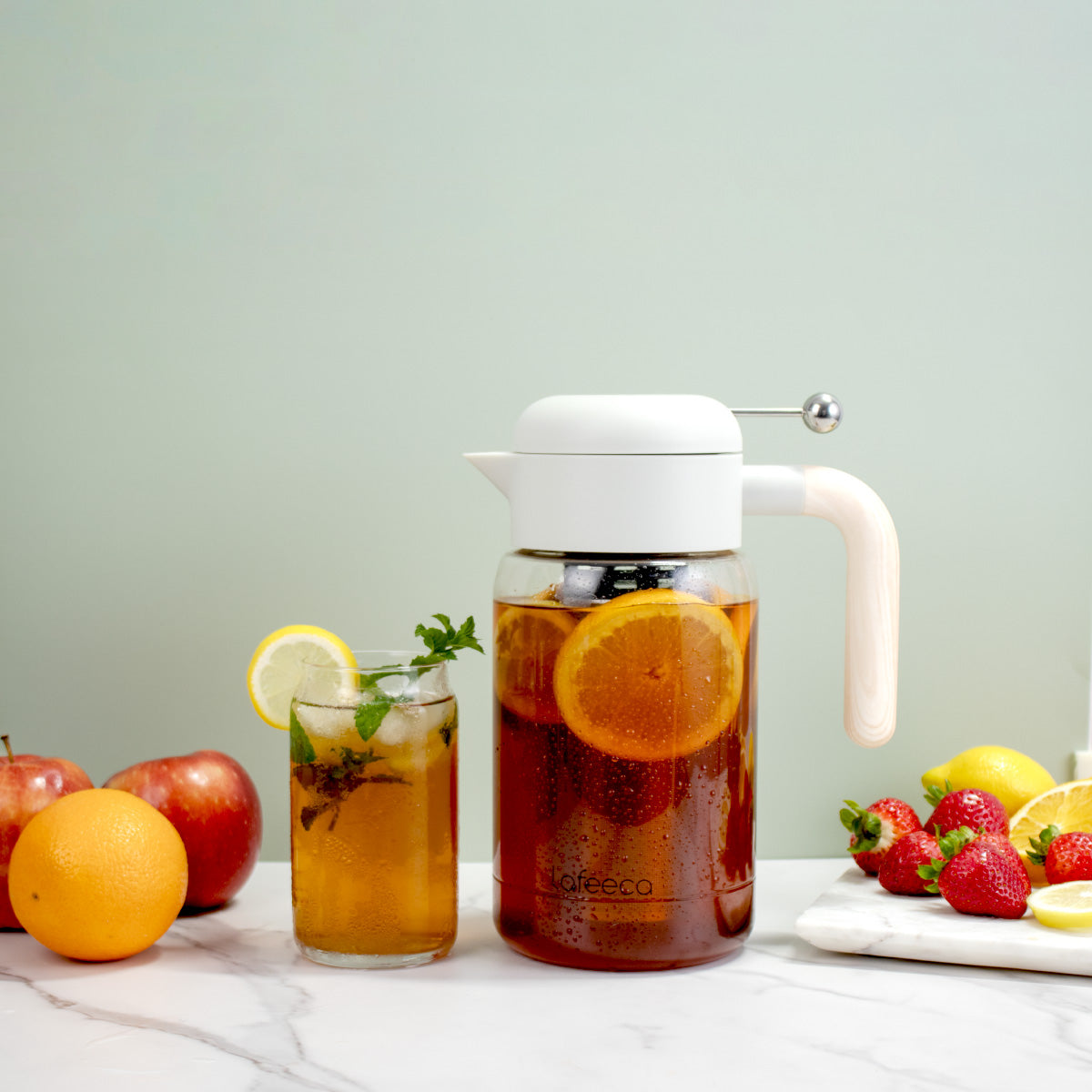 Lafeeca Essence Cold Brew Maker – iced tea brewed in the Tritan cold brew pitcher
