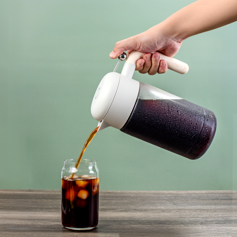Lafeeca Essence Cold Brew Maker Dune – cold brew pitcher with easy-pour lid